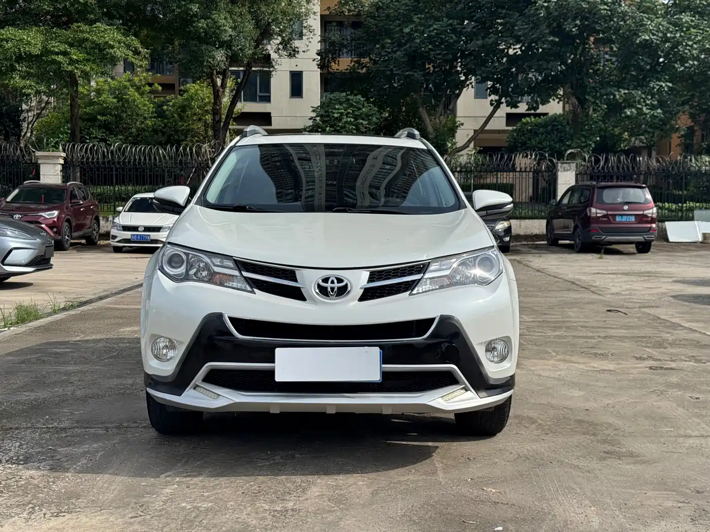Toyota RAV4 Rongfang 2015 2.0L CVT 2WD Trend Edition фото 2