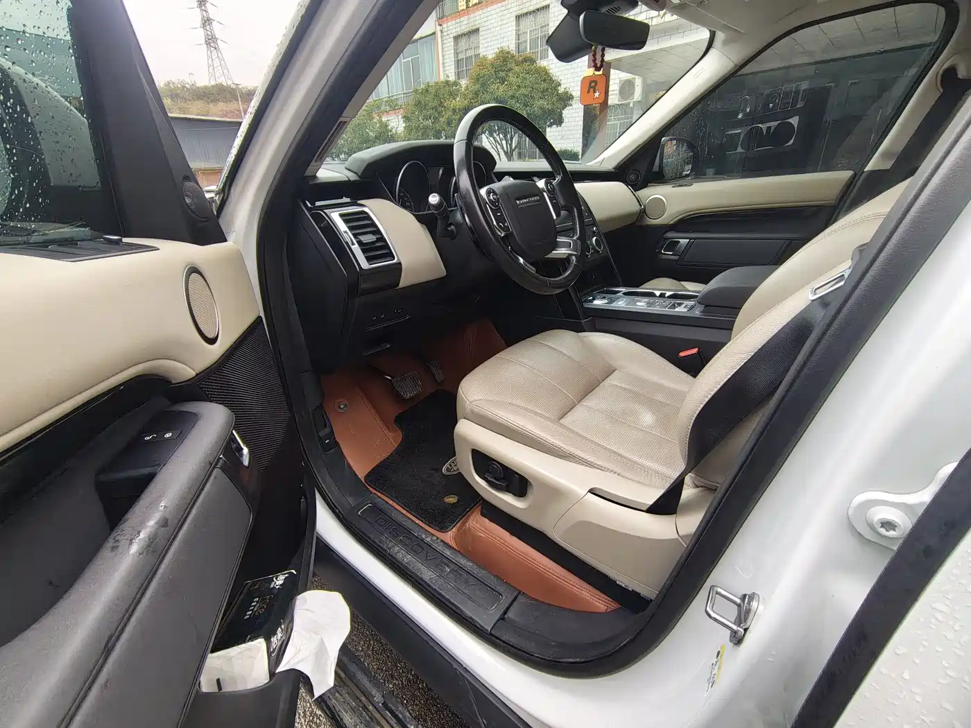 Land Rover Discovery 2017 3.0 SC V6 S фото 6