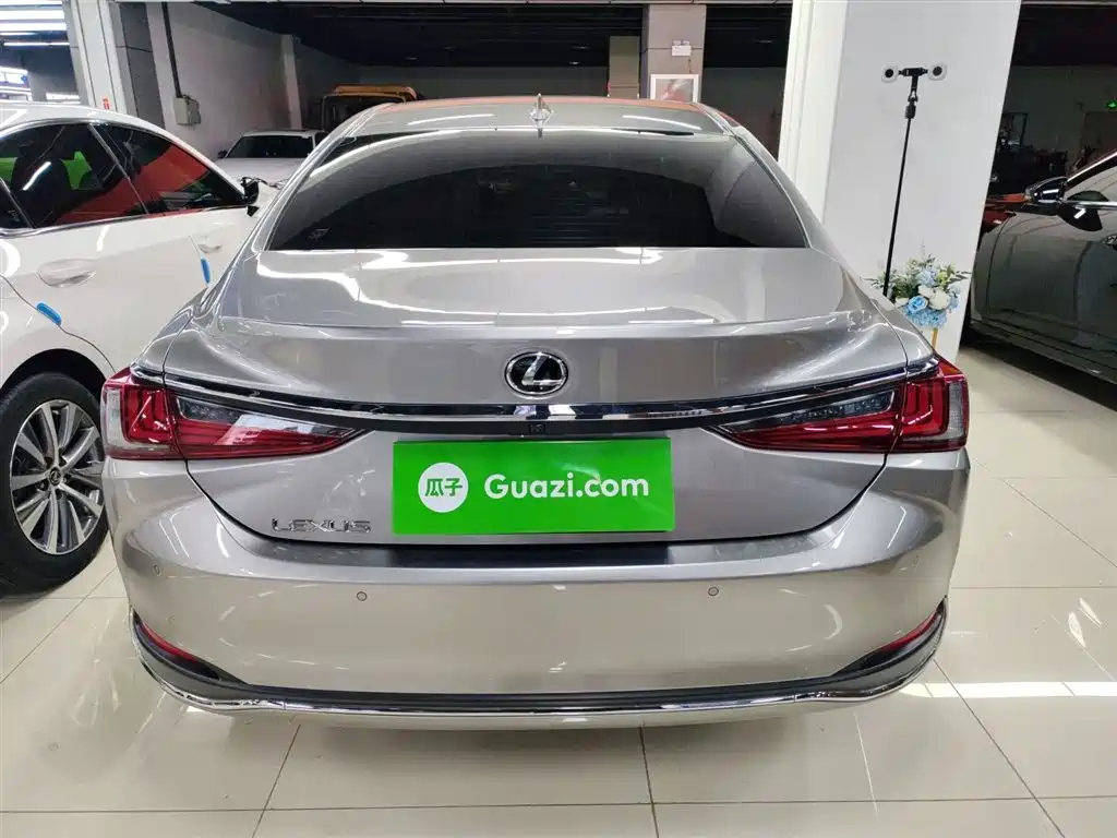 Lexus ES 2020 200 Excellence фото 6