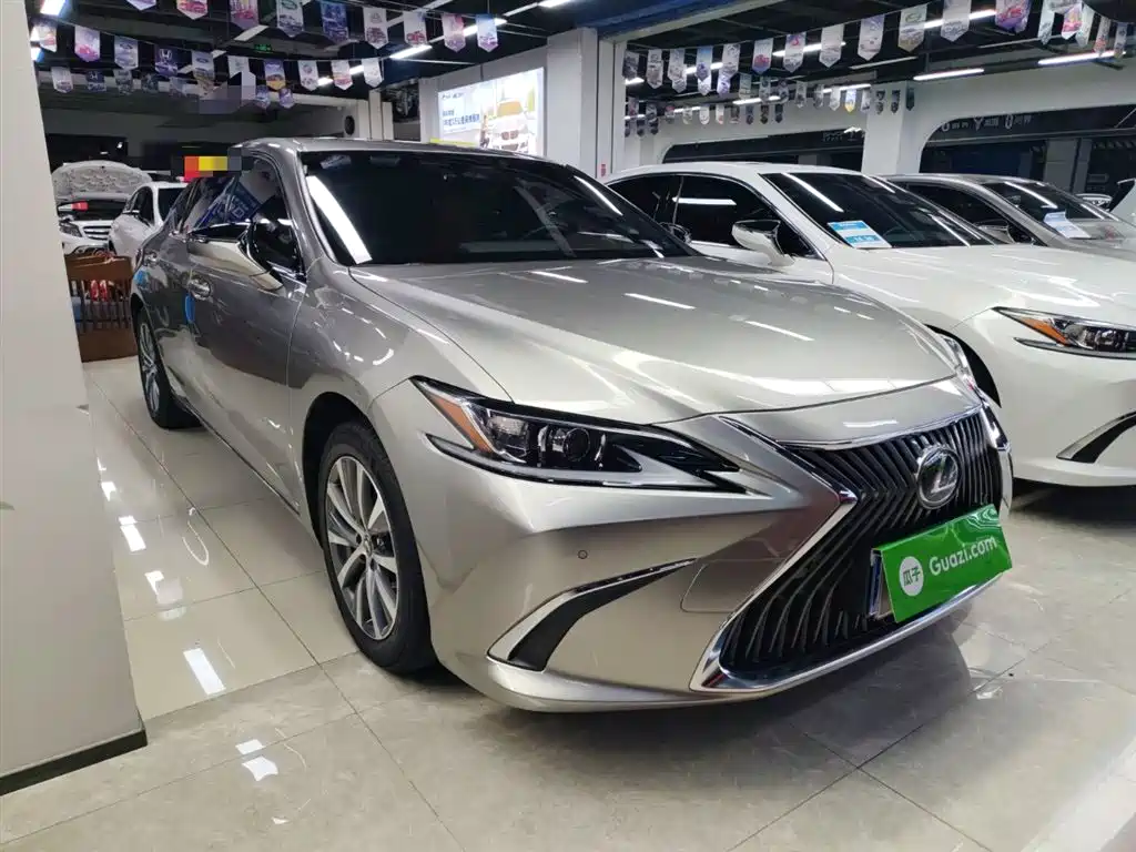 Lexus ES 2020 200 Excellence фото 4