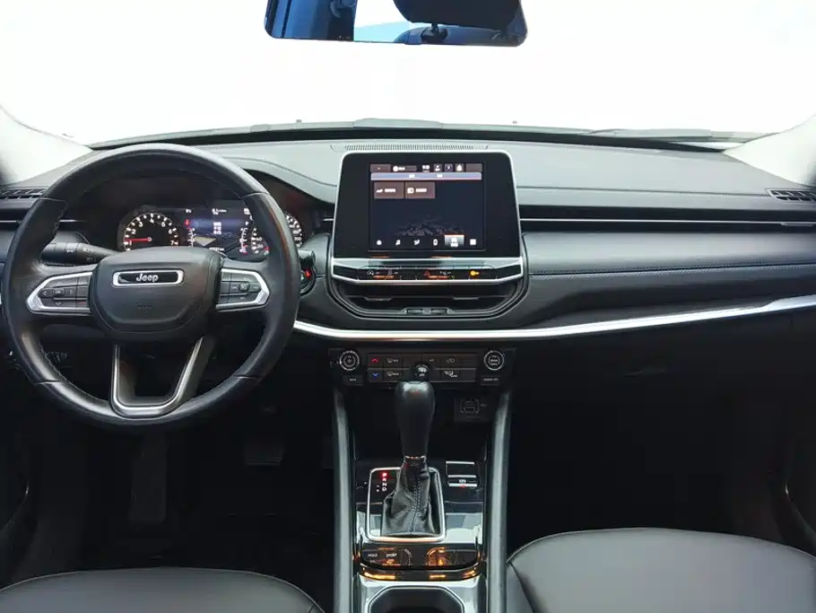 Фото 12 - Jeep Compass
