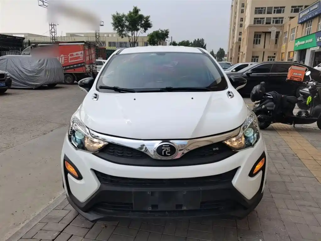 BYD Yuan 2017 1.5L Auto Cool Connect фото 3