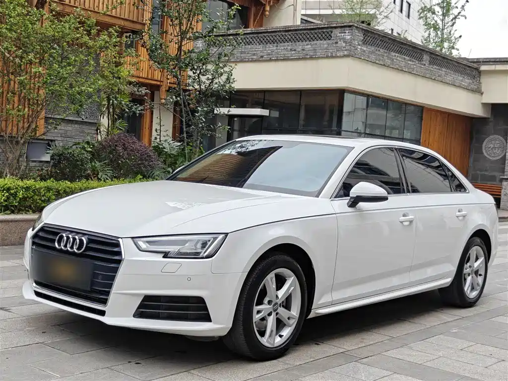 Audi A4L 2017 40 TFSI Fashion Edition фото 2