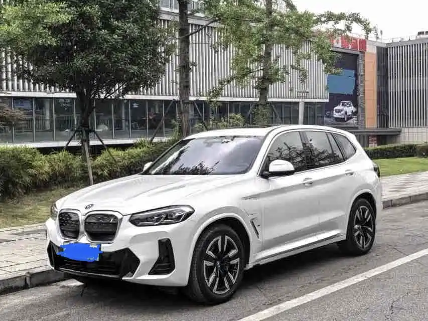 BMW iX3 2022 Leading Edition