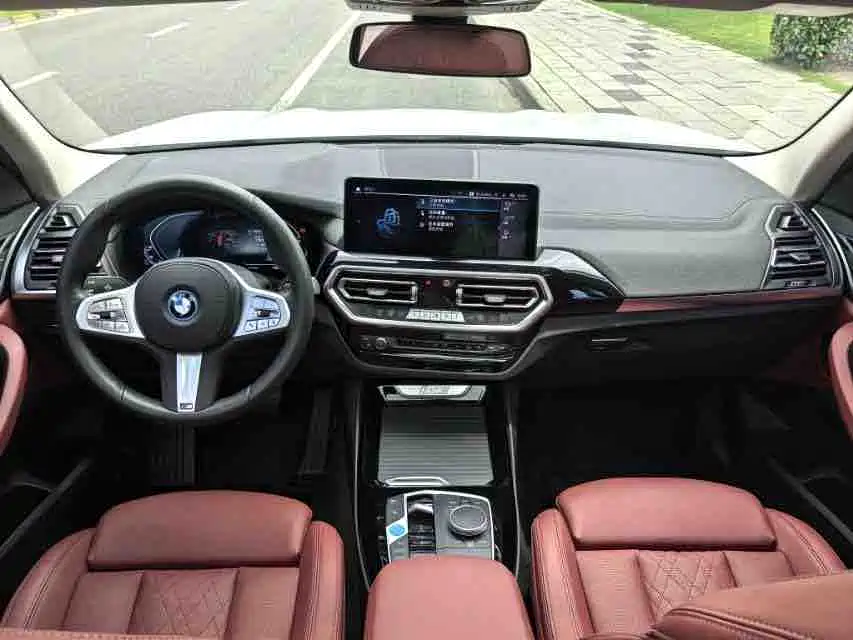 BMW iX3 2022 Leading Edition фото 9