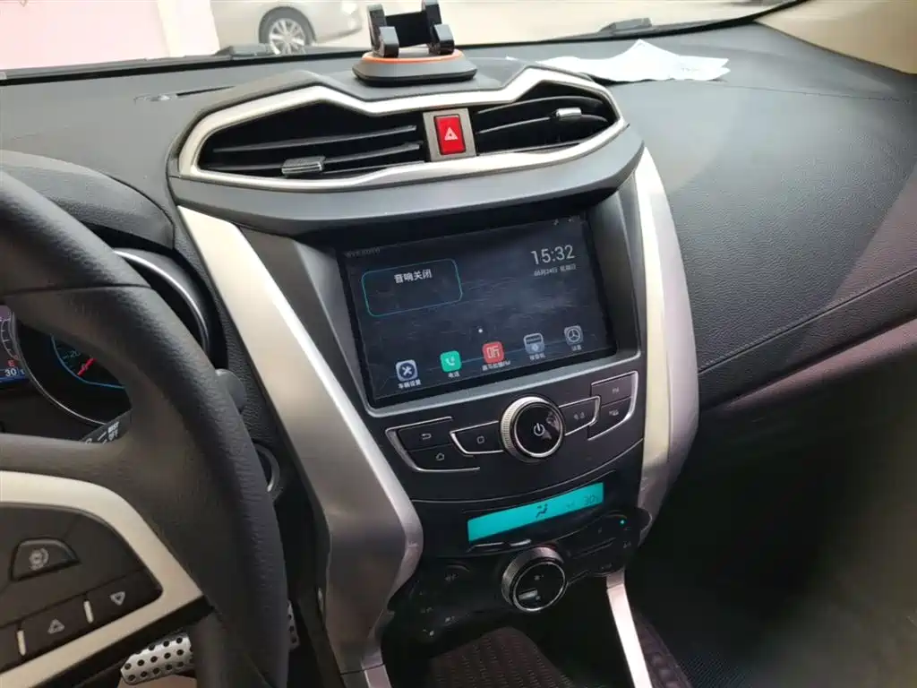 BYD Yuan 2017 1.5L Auto Cool Connect фото 13