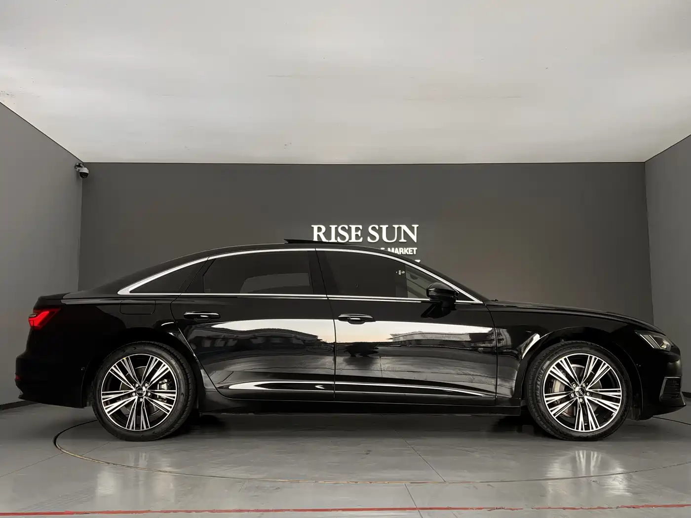 Audi A6L 2021 45 TFSI quattro Exclusive Elegance фото 3
