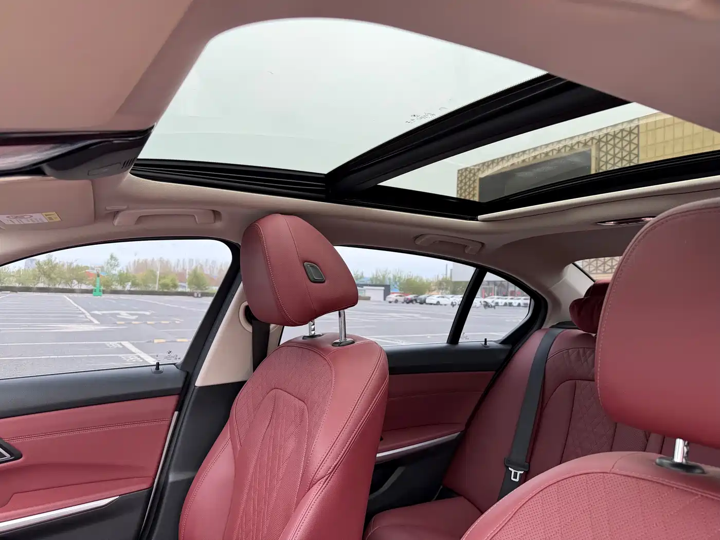 BMW 3 Series 2023 320Li M Sport Package фото 16