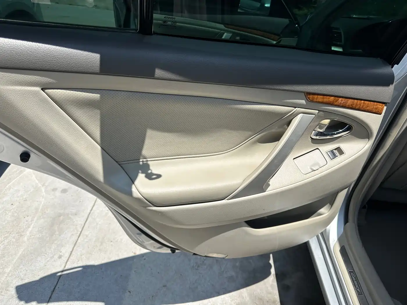 Toyota Camry 2011 200G Luxury Anniversary Edition фото 8