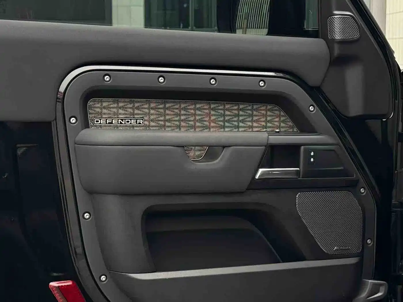 Land Rover Defender 2021 90 P400 X-DYNAMIC S фото 5