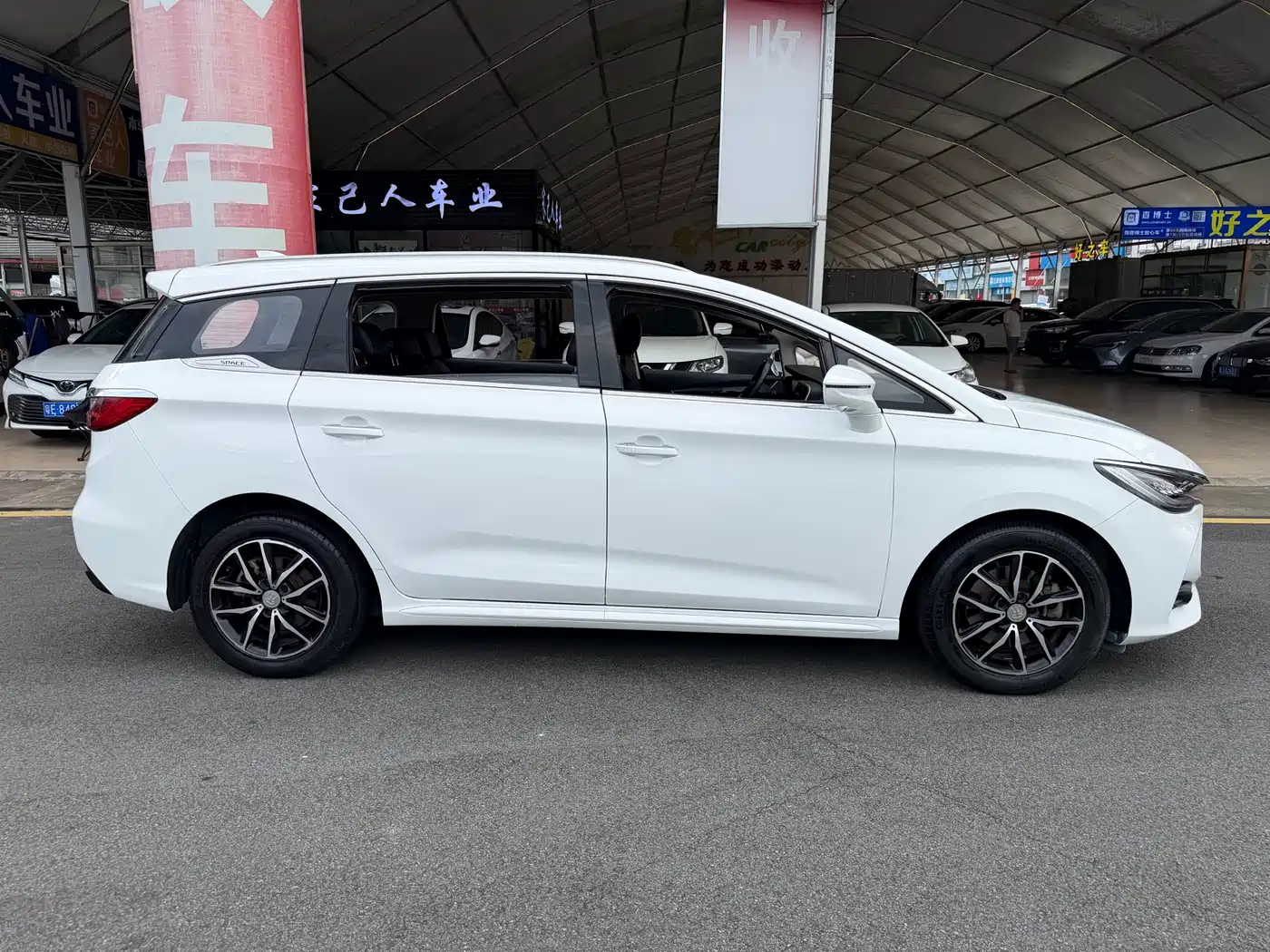 BYD Song MAX 2017 1.5T Auto Smart Elite 7-Seater фото 13