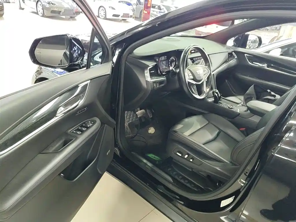 Cadillac XT5 2022 2.0T 2WD Luxury фото 16