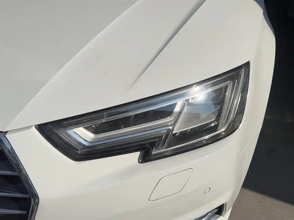 Audi A4L 2017 Plus 40 TFSI Fashion фото 3