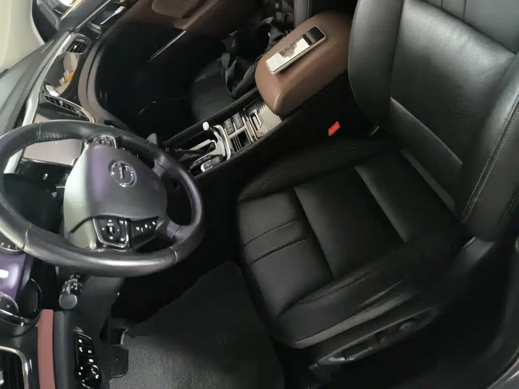 GAC Trumpchi Trumpchi GS8 2017 2017 320T 2WD Luxury Smart Connect (7-seater)