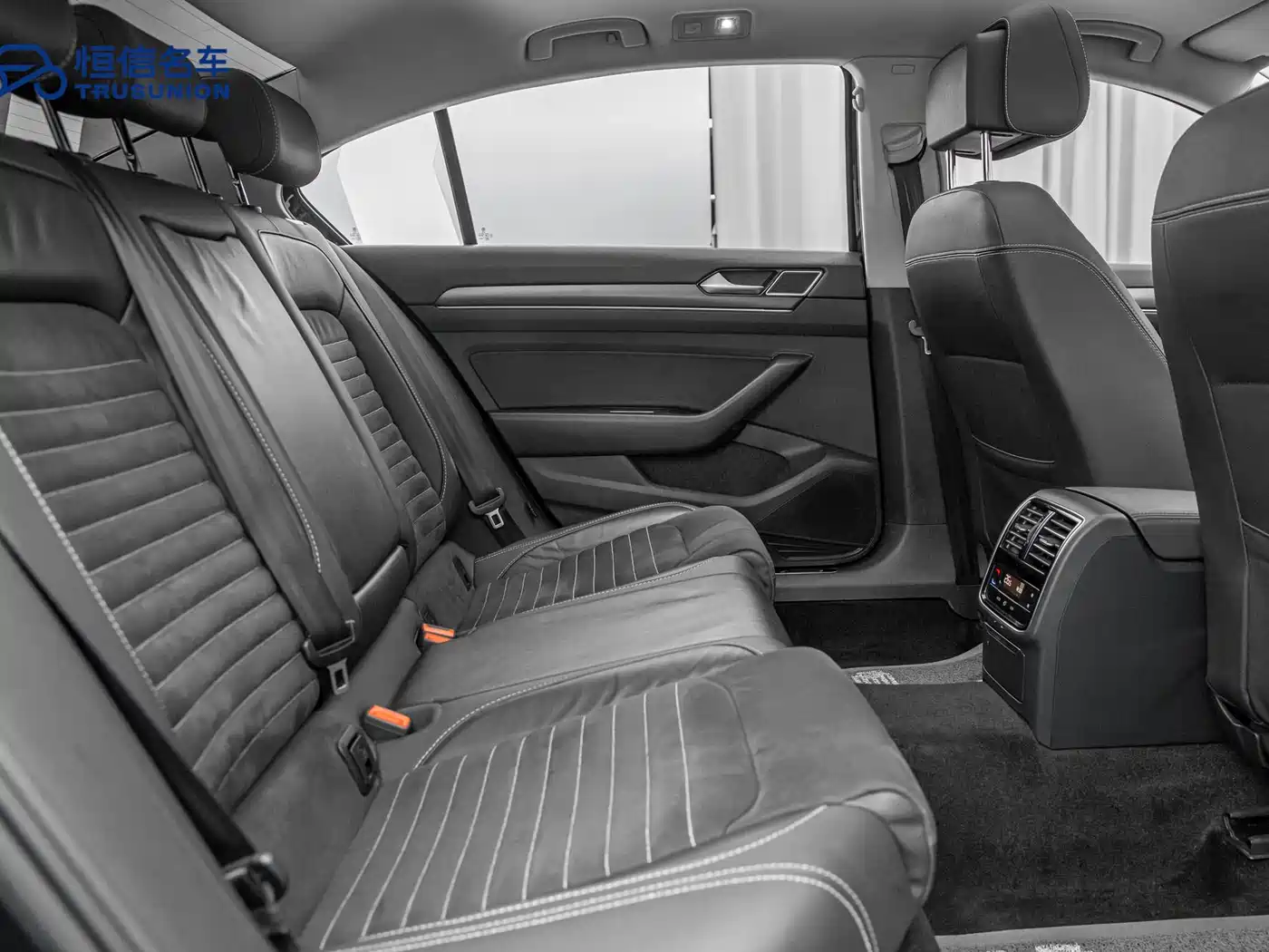 Volkswagen Magotan 2020 330TSI DSG Luxury фото 15