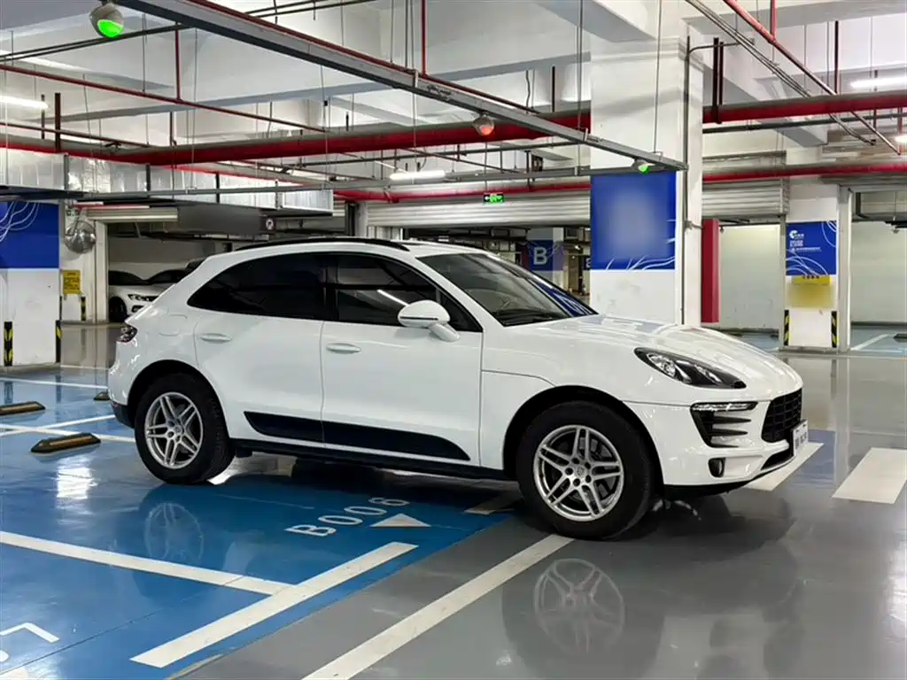 Porsche Macan 2016 Macan 2.0T фото 23