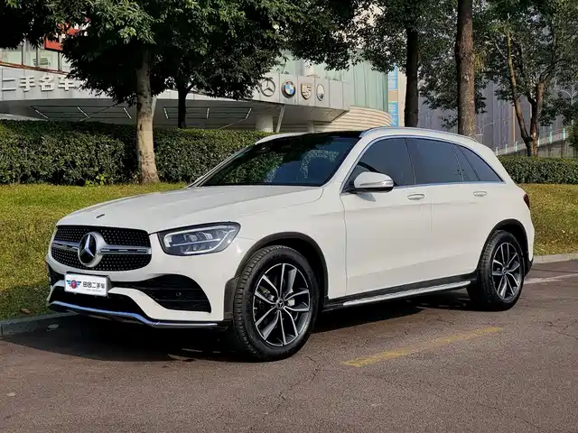MERCEDES-BENZ GLC