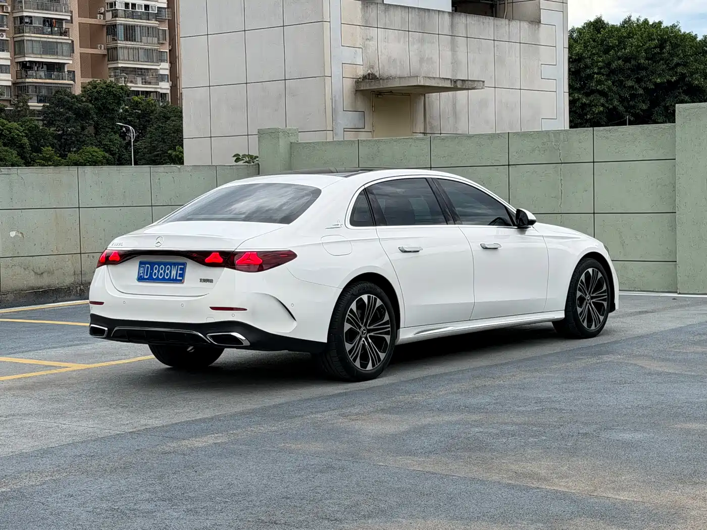Mercedes-Benz E-Class 2024 E 300 L Fashion Sport фото 9