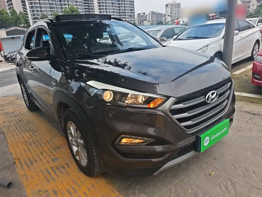 HYUNDAI TUCSON