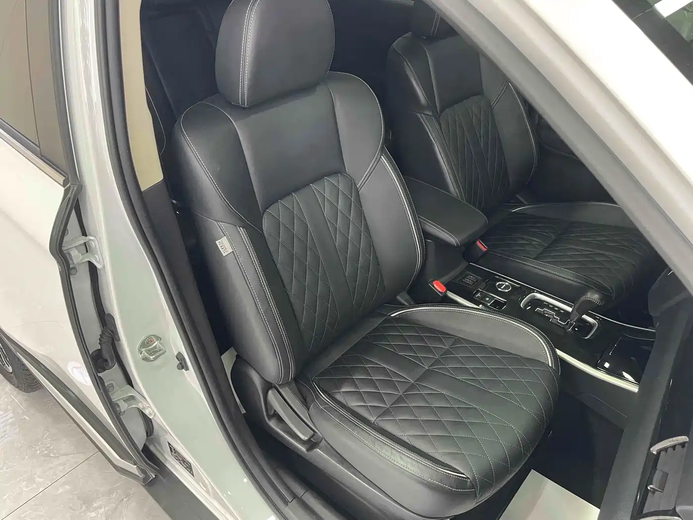 Mitsubishi Outlander 2020 2.4L 4WD Luxury 5-seater фото 19