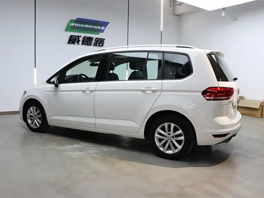 Volkswagen Touran 2018 Touran L 280TSI DSG Comfort 7-seater China V фото 7