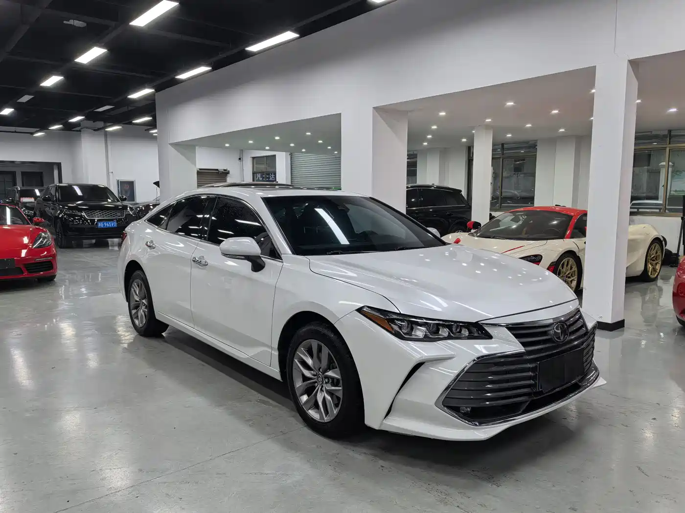 Toyota Avalon 2022 2.0L Luxury Edition фото 3
