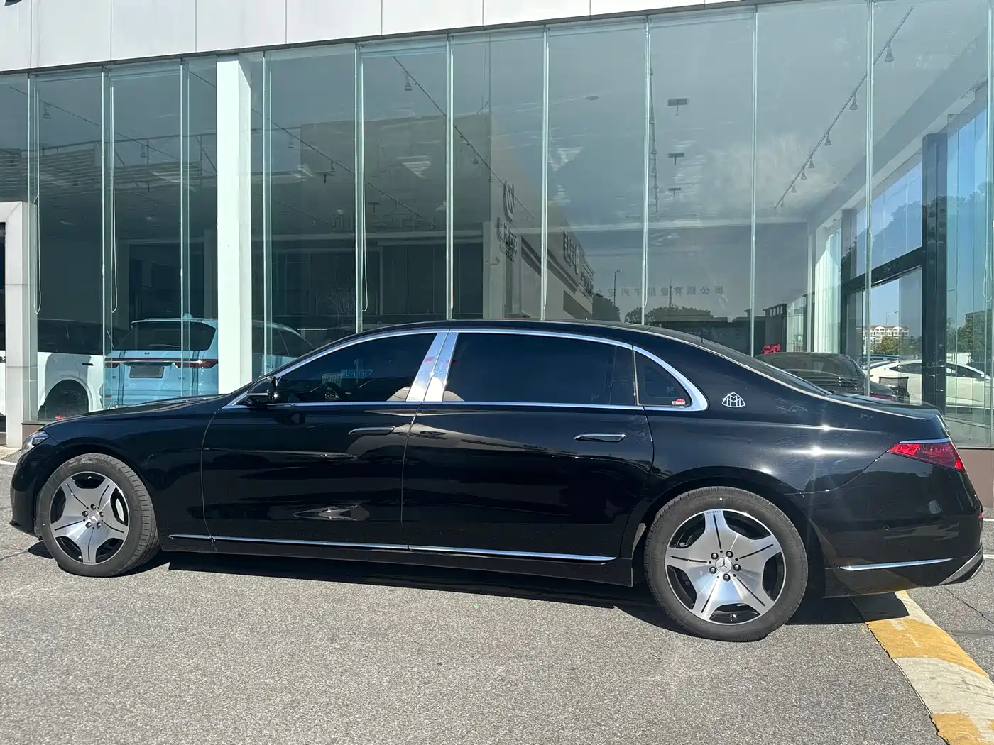 Mercedes-Benz Maybach S-Class 2025 Model S 480 4MATIC фото 15