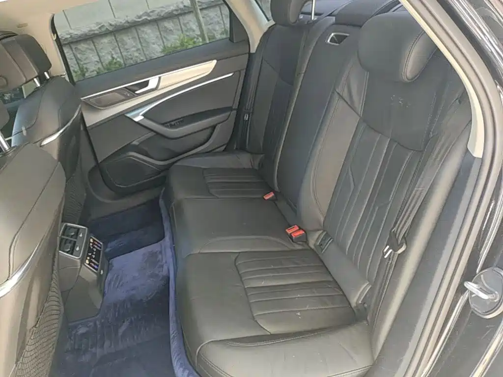 Photo 17 - Audi A6L