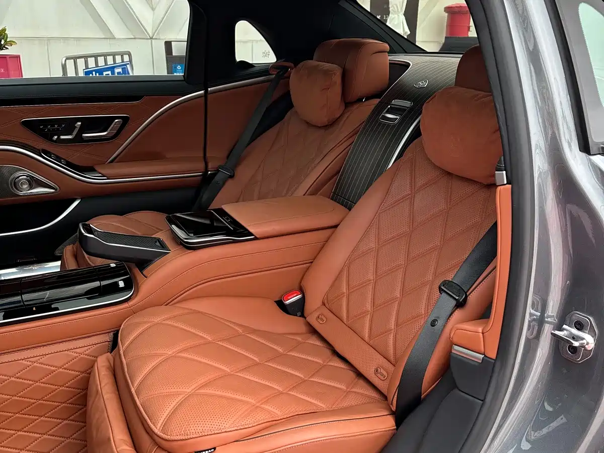Фото 18 - Mercedes-Benz Maybach S-Class