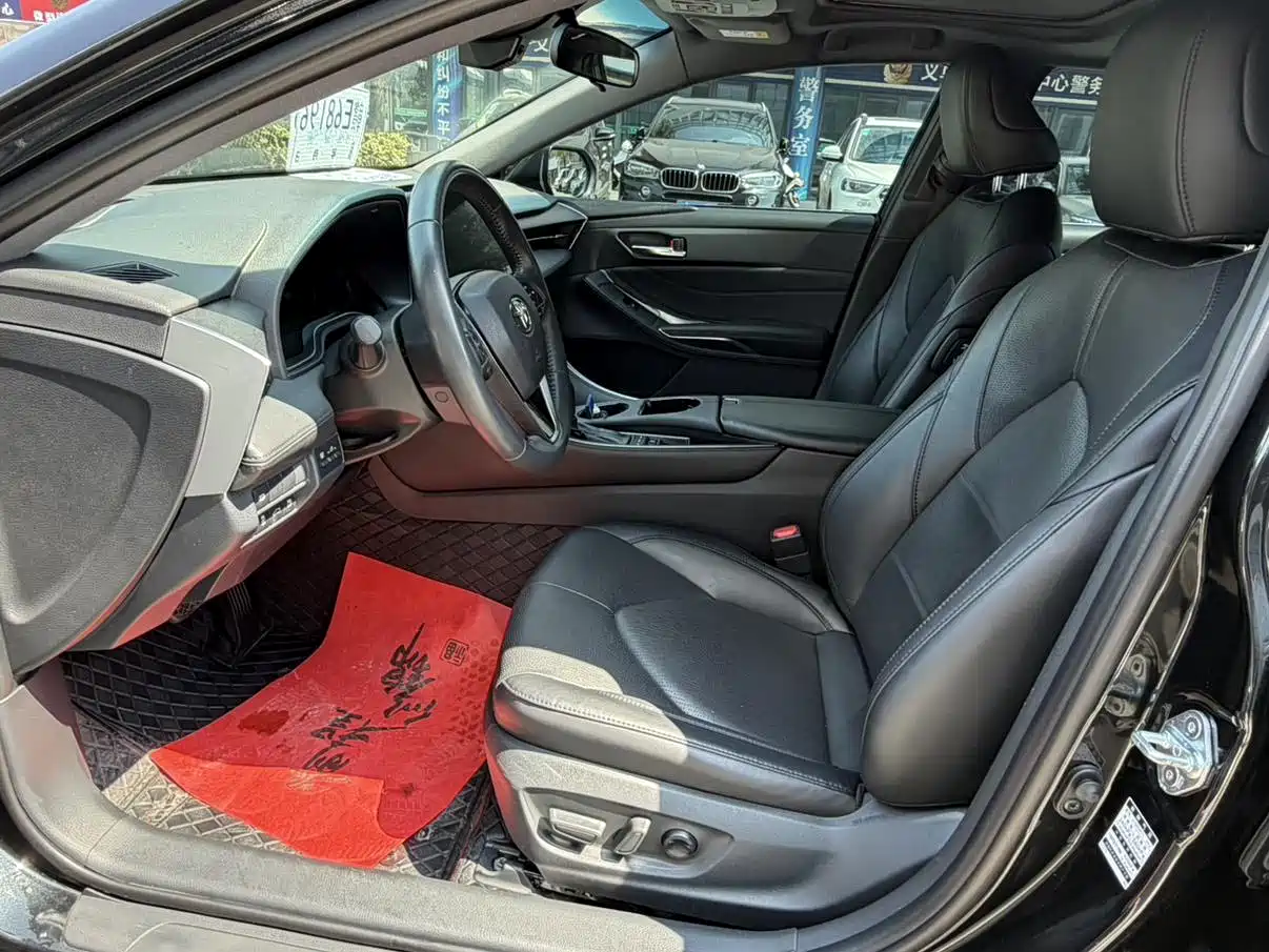 Toyota Avalon 2023 Hybrid 2.5L Luxury Edition фото 9