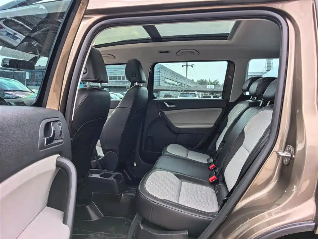 Škoda Yeti 2017 TSI280 DSG Advance фото 9