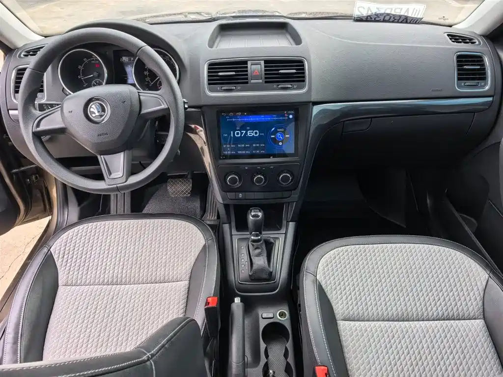 Škoda Yeti 2017 TSI280 DSG Advance фото 10