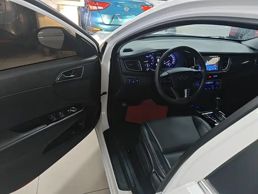 Hyundai Mistra 2014 1.8L Auto Smart GLS фото 16