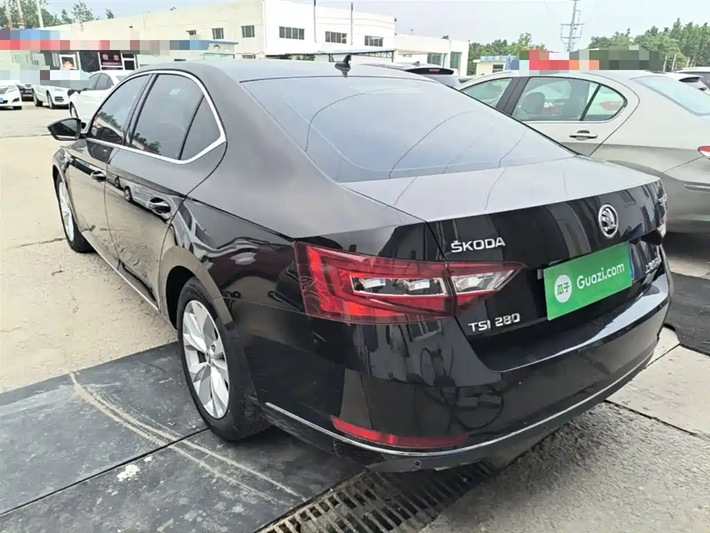 Škoda Superb 2016 TSI280 DSG Pioneer Edition фото 5