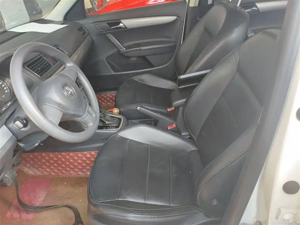 Volkswagen Lavida Tour 2013 1.6L Automatic Comfort фото 15