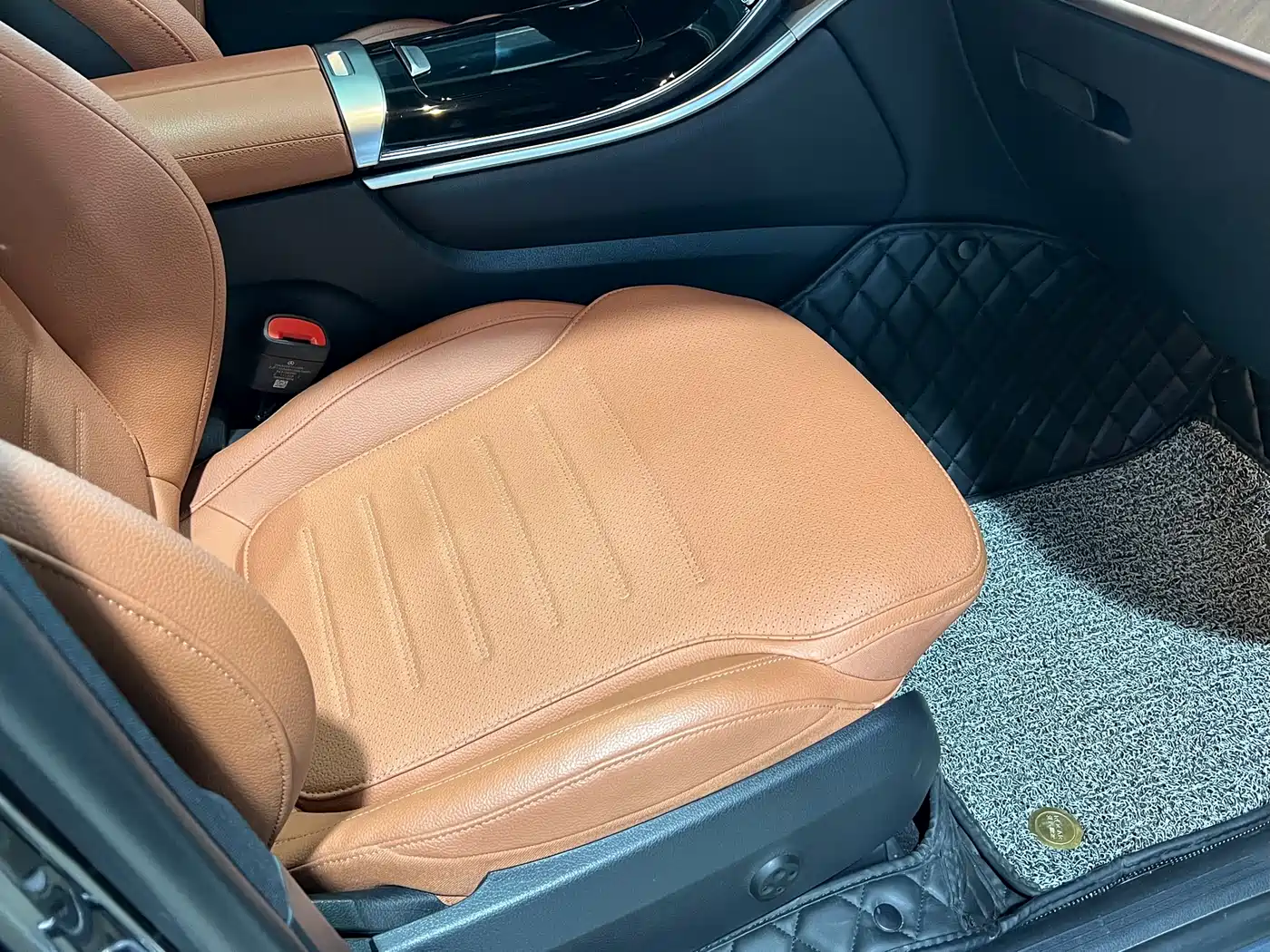 Mercedes-Benz GLC 2024 GLC 300 L 4MATIC Dynamic 5-seater фото 25