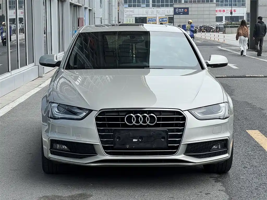 Audi A4L 2016 35 TFSI Collector's Edition S line Comfort фото 2