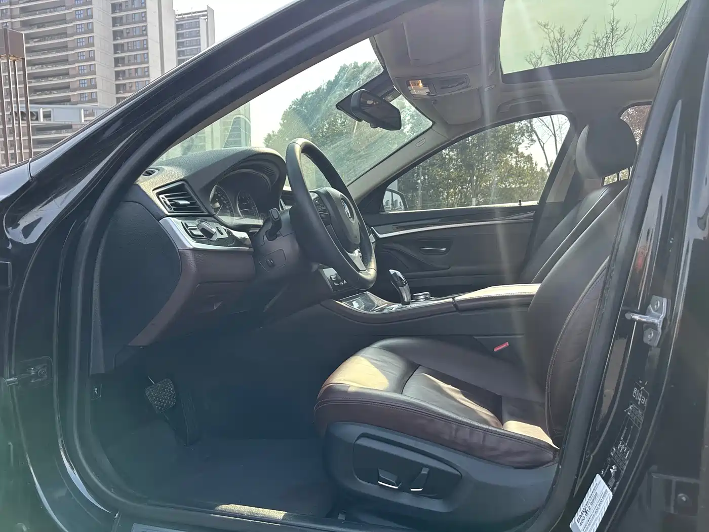 BMW 5 Series 2014 525Li Luxury Design Package фото 4