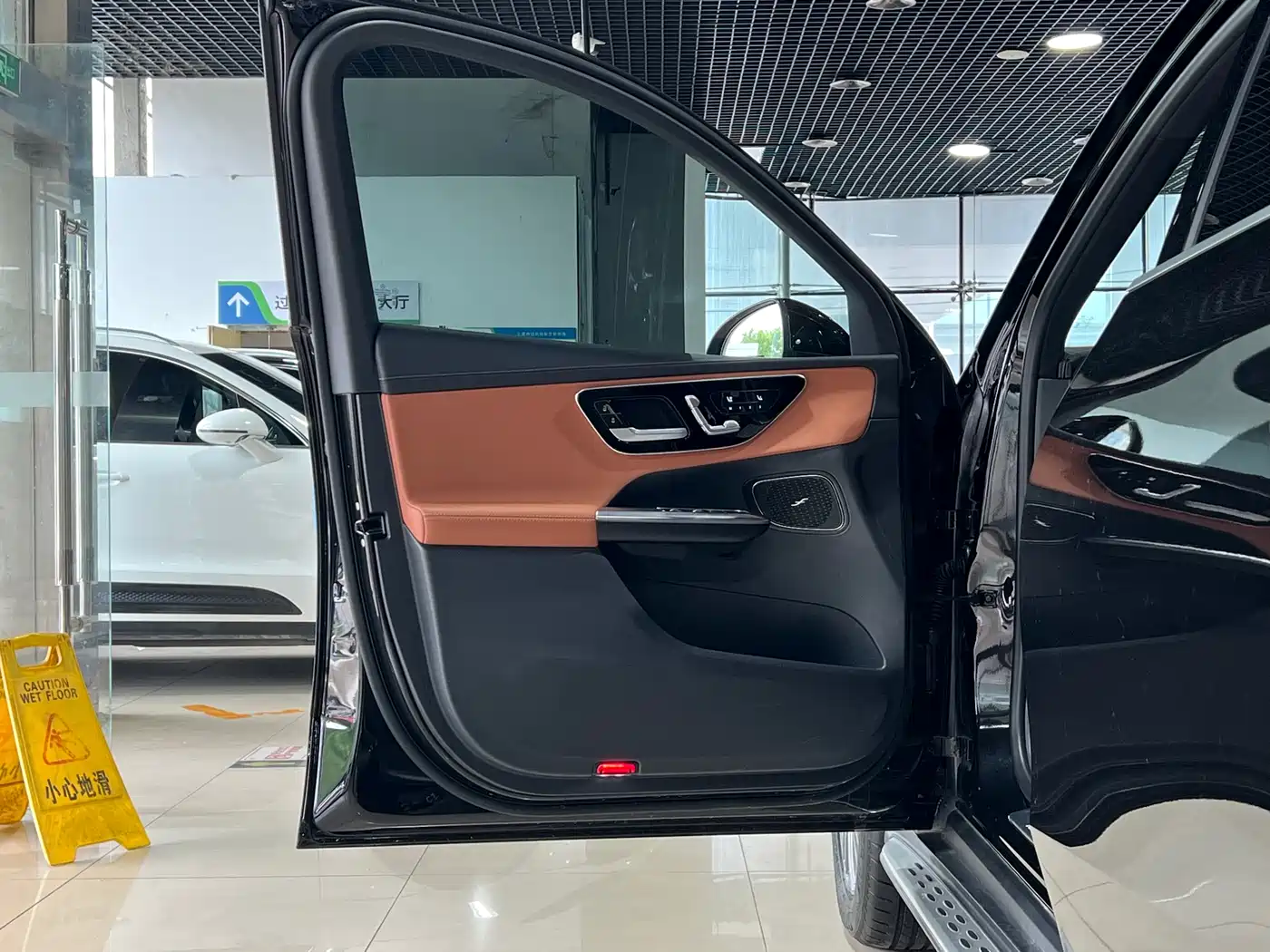 Mercedes-Benz GLC 2024 GLC 300 L 4MATIC Dynamic 5-seater фото 11