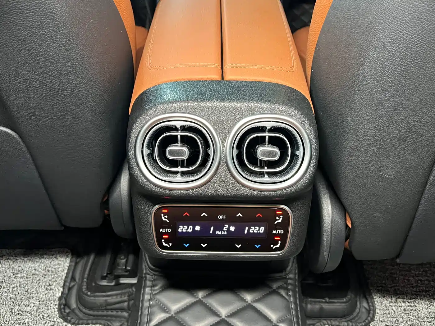 Mercedes-Benz GLC 2024 GLC 300 L 4MATIC Dynamic 5-seater фото 24