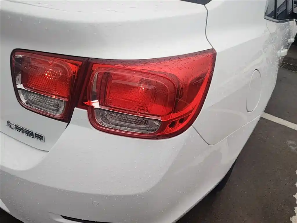 Chevrolet Malibu 2014 2.0L Automatic Luxury фото 8