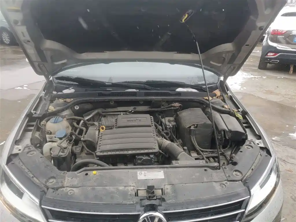 Volkswagen Sagitar 2018 1.6L Automatic Comfort фото 10