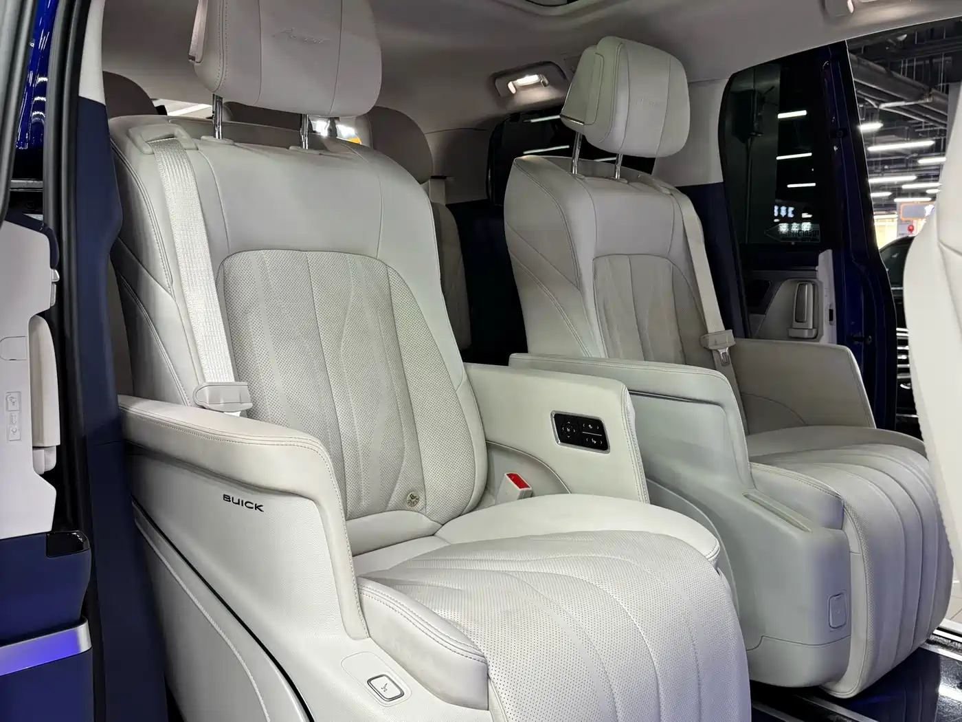 BUICK GL8 NEW ENERGY