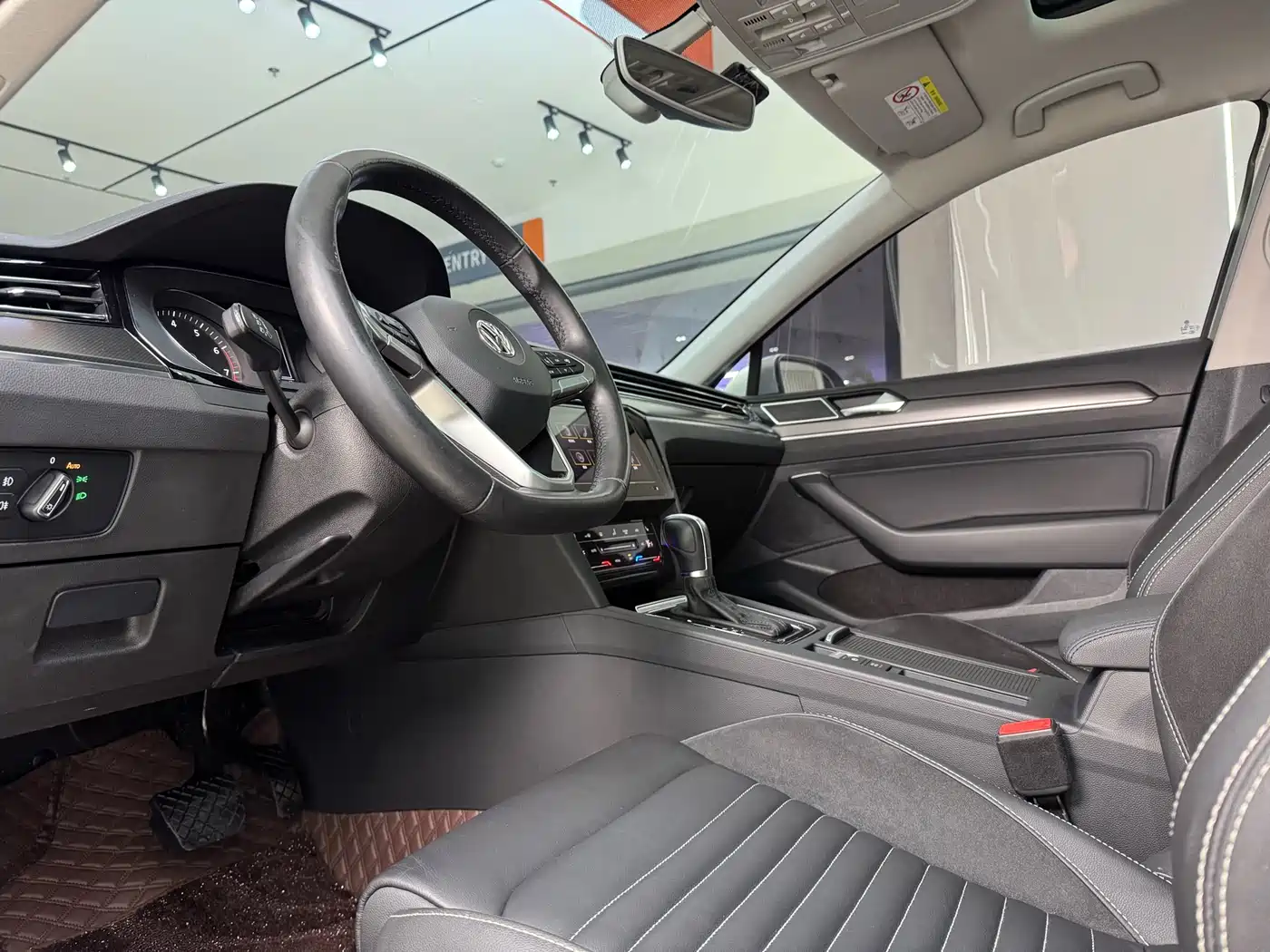 Volkswagen Magotan 2020 280TSI DSG Leading фото 16