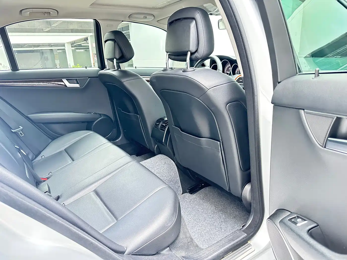 Mercedes-Benz C-Class 2013 C 260 CGI Elegance фото 9