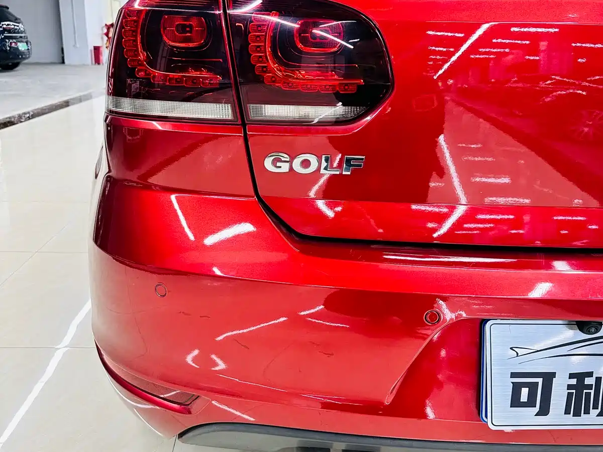 Volkswagen Golf (Import) 2012 1.4TSI Luxury Convertible Edition фото 32