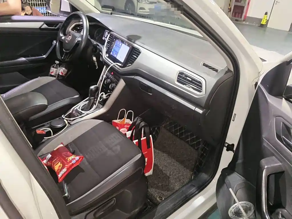 Photo 13 - Volkswagen T-ROC