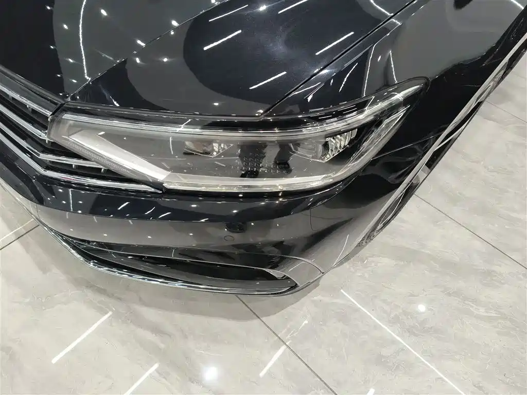 Volkswagen Magotan 2023 Model 2 Million Commemorative Edition 330TSI DSG Luxury фото 15