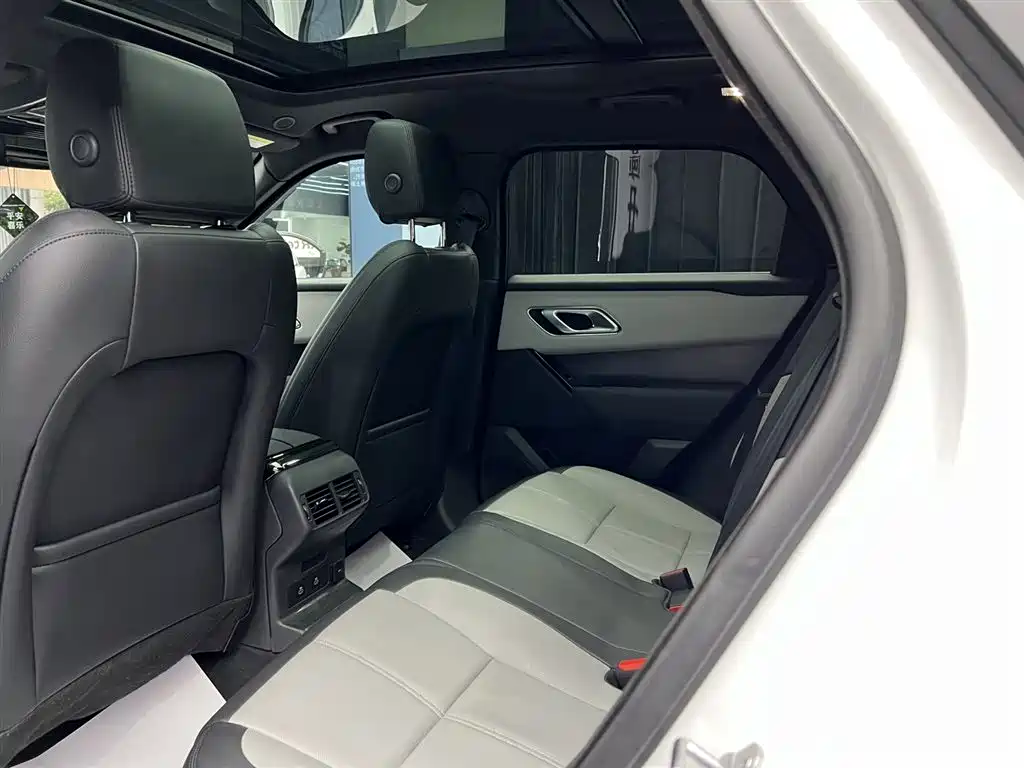 Land Rover Range Rover Velar 2024 Dynamic SE фото 16