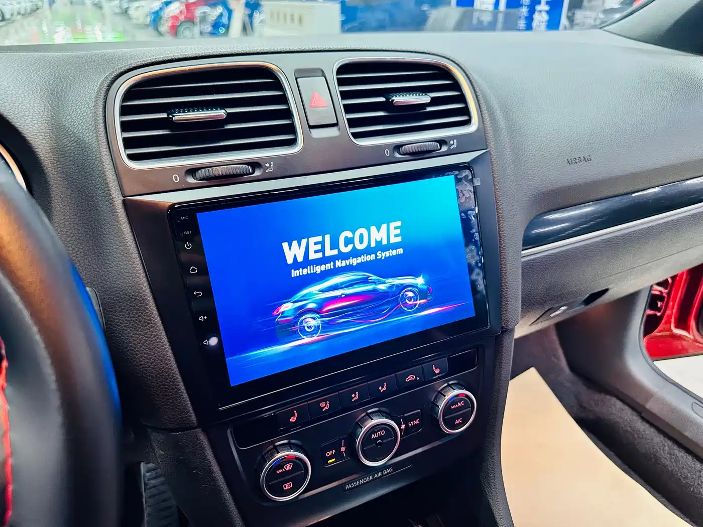 Volkswagen Golf (Import) 2012 1.4TSI Luxury Convertible Edition фото 17